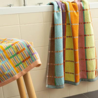 Preview: Foekje Fleur Bade- Handtuch Odds & Ends Nr. 68 criss cross