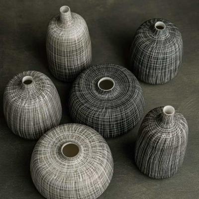 Klatt Objects Vase Anna lines