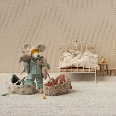 Preview: Maileg Babymaus in Tragetasche rose