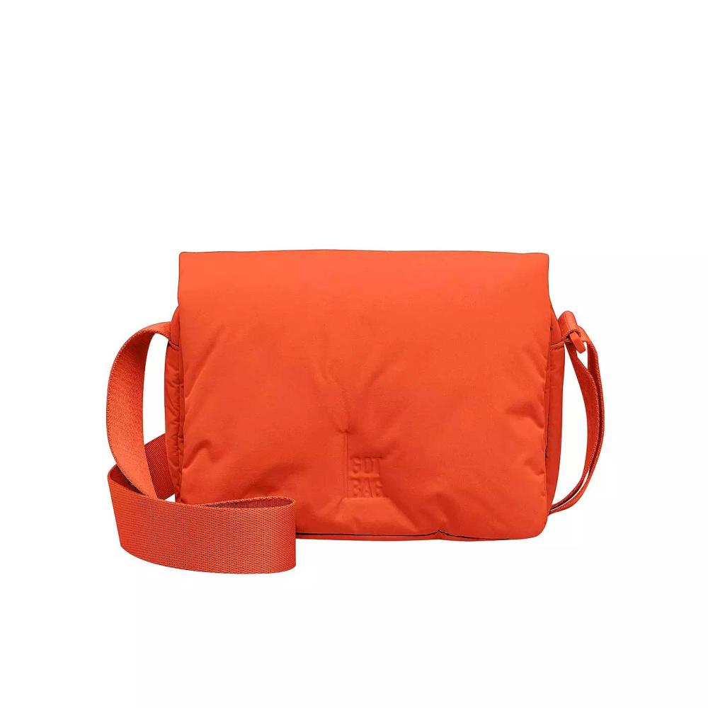 GOT BAG Cloud Crossbody Bag monochrome hot charol